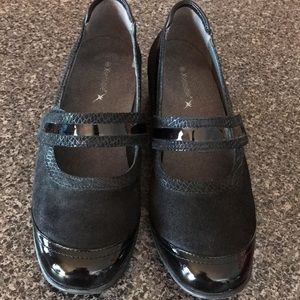 Xsensible black leather shoes